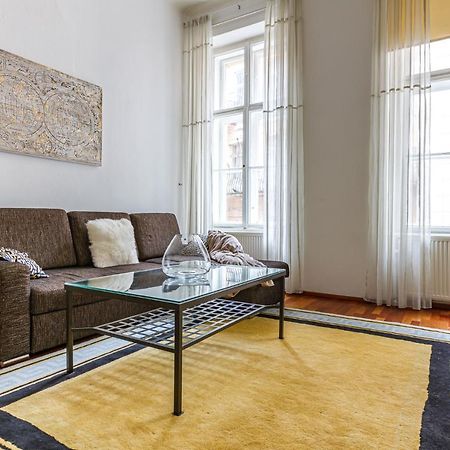 Newly Renovated Apartment In The Old Town Братислава Экстерьер фото
