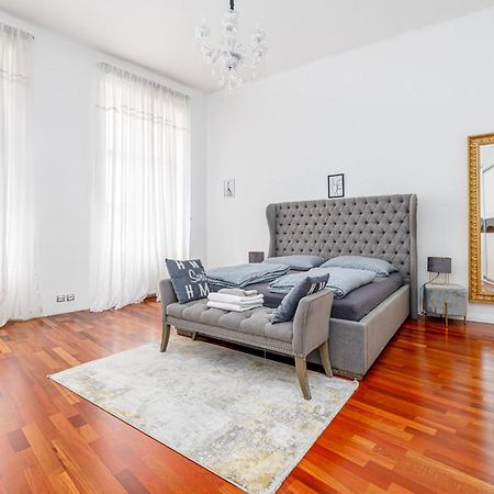 Newly Renovated Apartment In The Old Town Братислава Экстерьер фото
