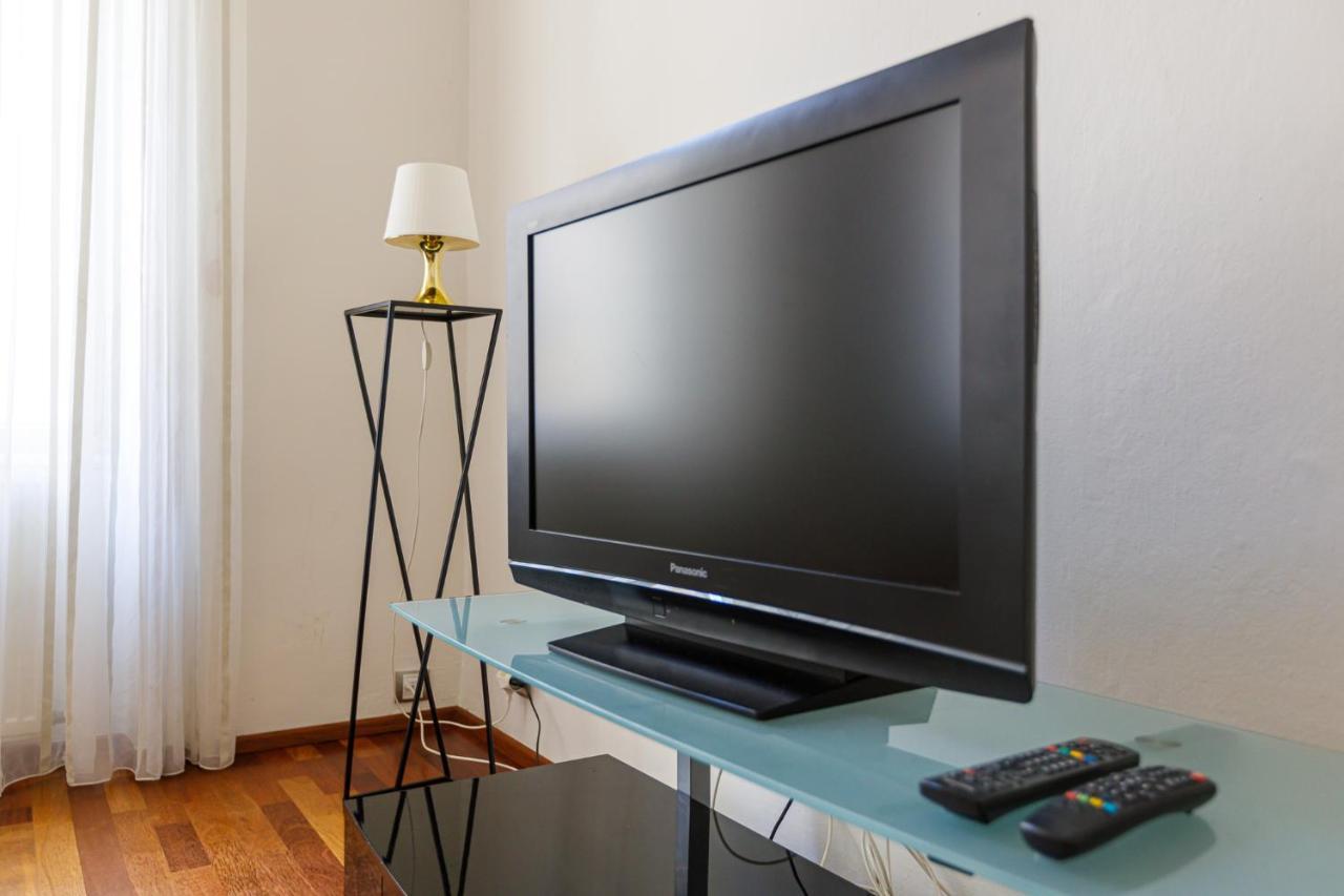 Newly Renovated Apartment In The Old Town Братислава Экстерьер фото