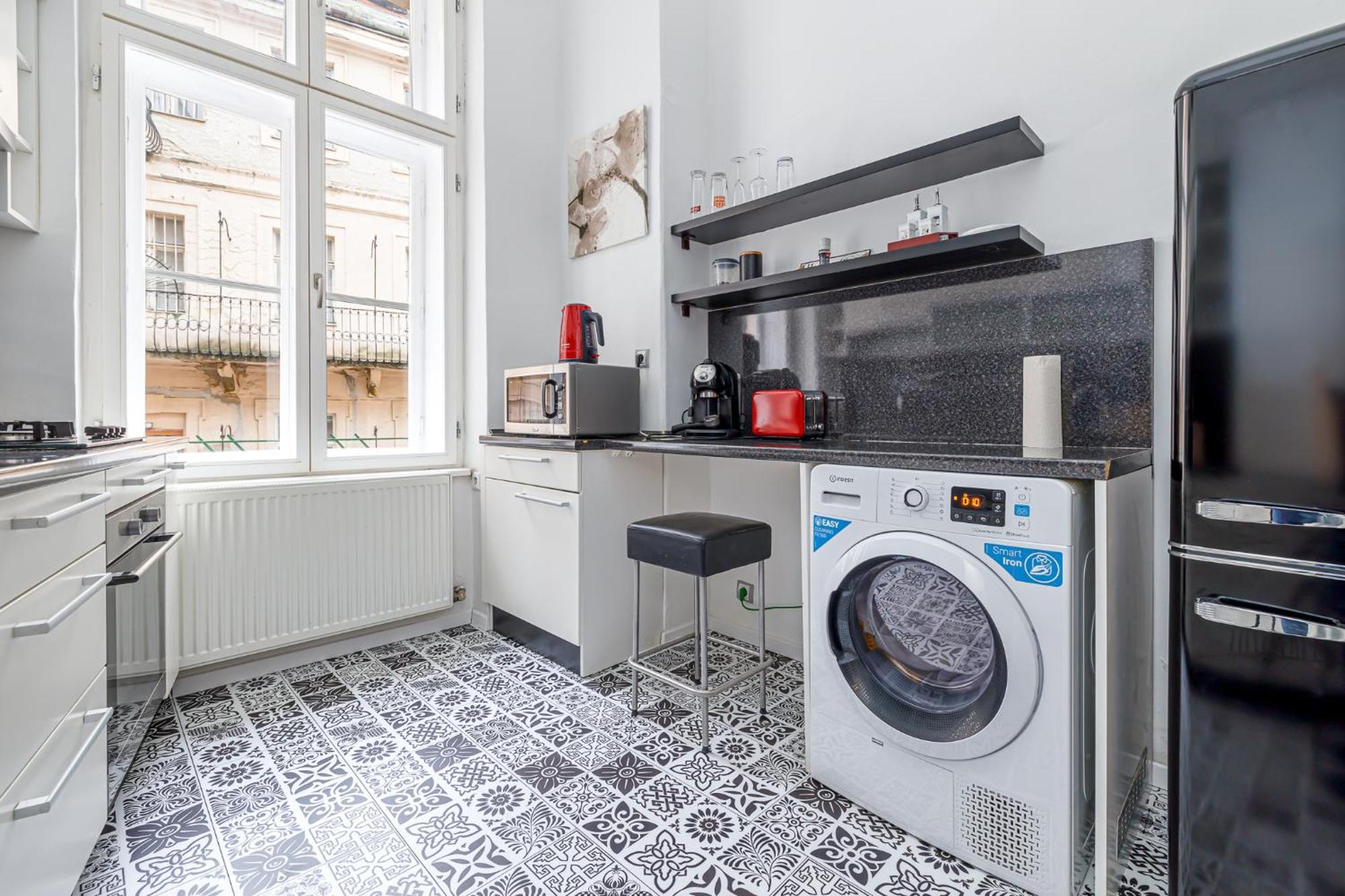 Newly Renovated Apartment In The Old Town Братислава Экстерьер фото